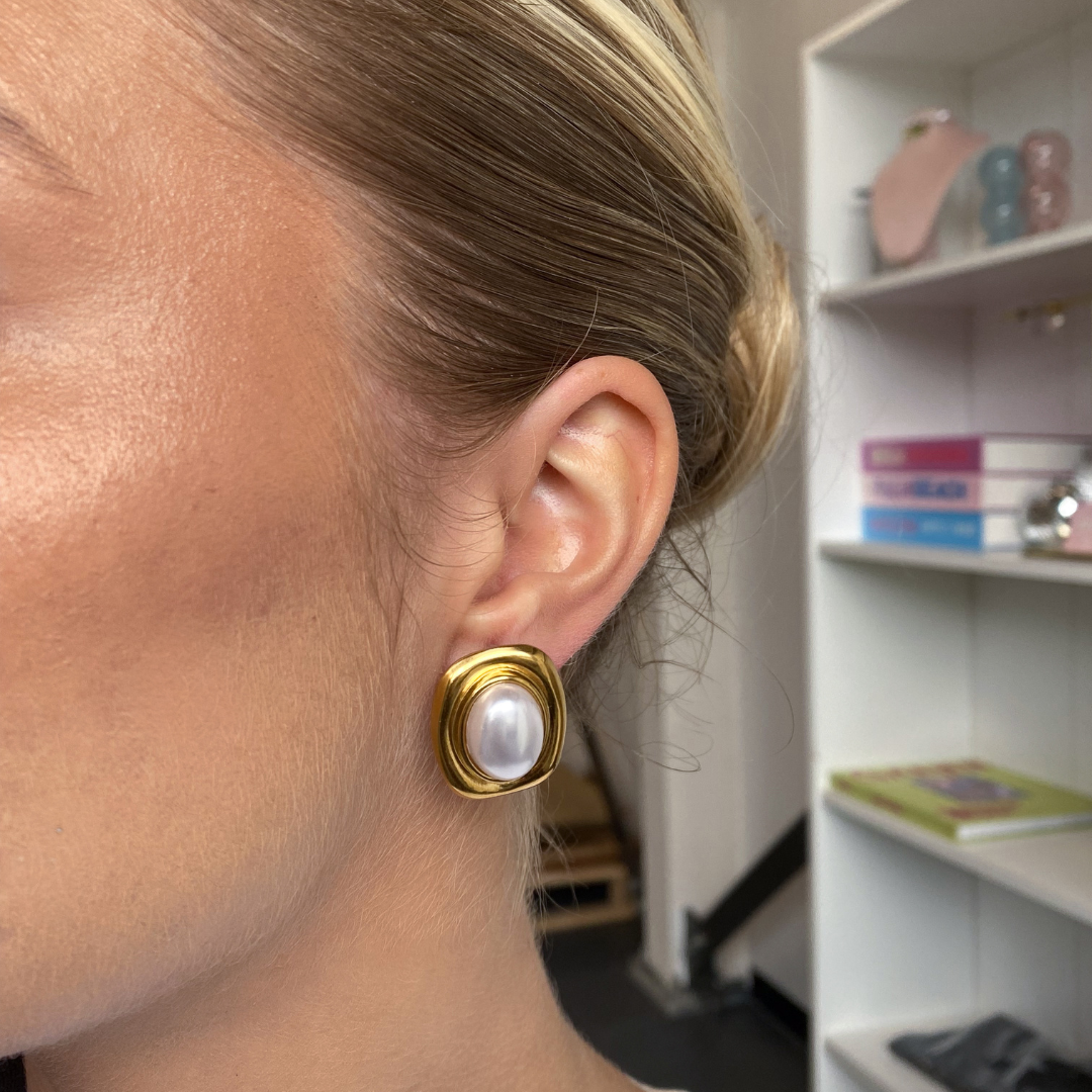 Pearly Essentials Clip Oorbellen